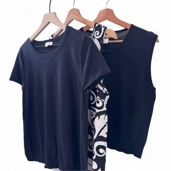 Bundle of  3 Women’s tops Tropical and black Size Large - Picture 1 of 10